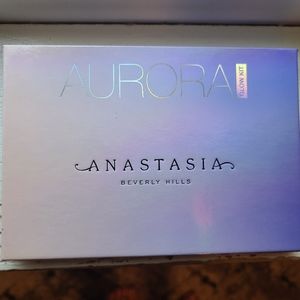 Anastasia Beverly Hills Aurora Highlighter Palette